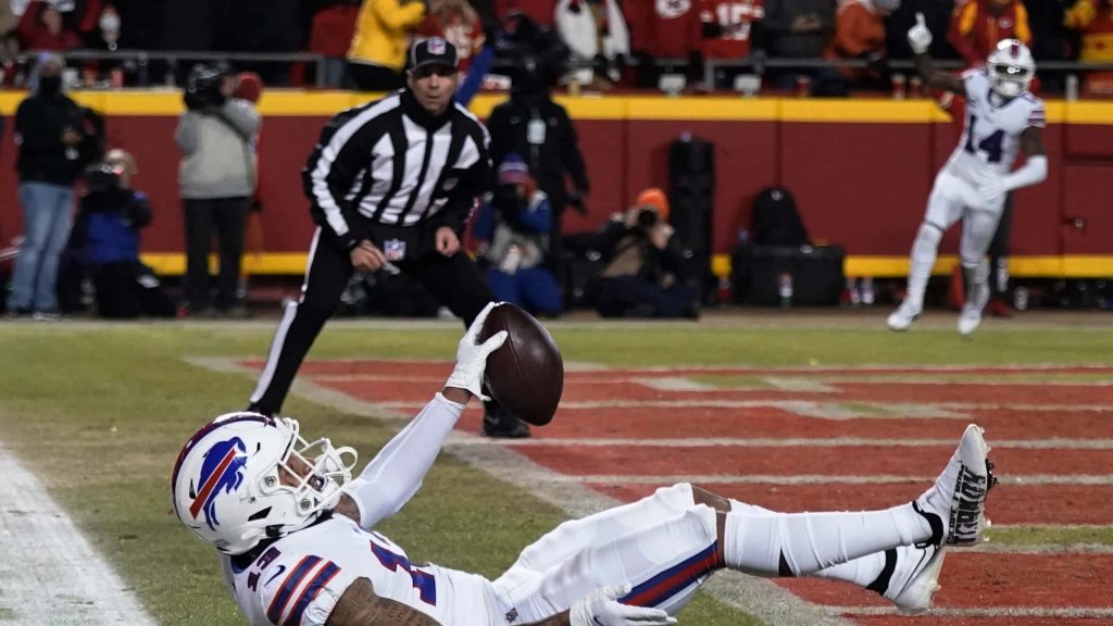 Buffalo Bills wide receiver Gabe Davis diving for a touchdown catch NFL action wallpaper