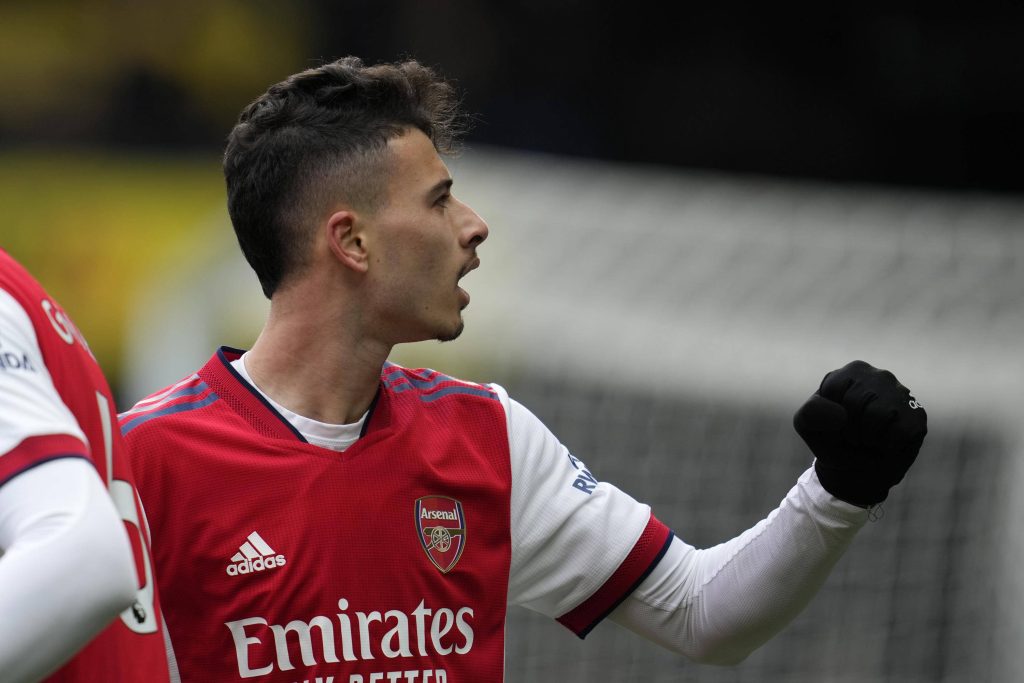 Arsenal star Gabriel Martinelli celebrating in red white jersey side profile football wallpaper