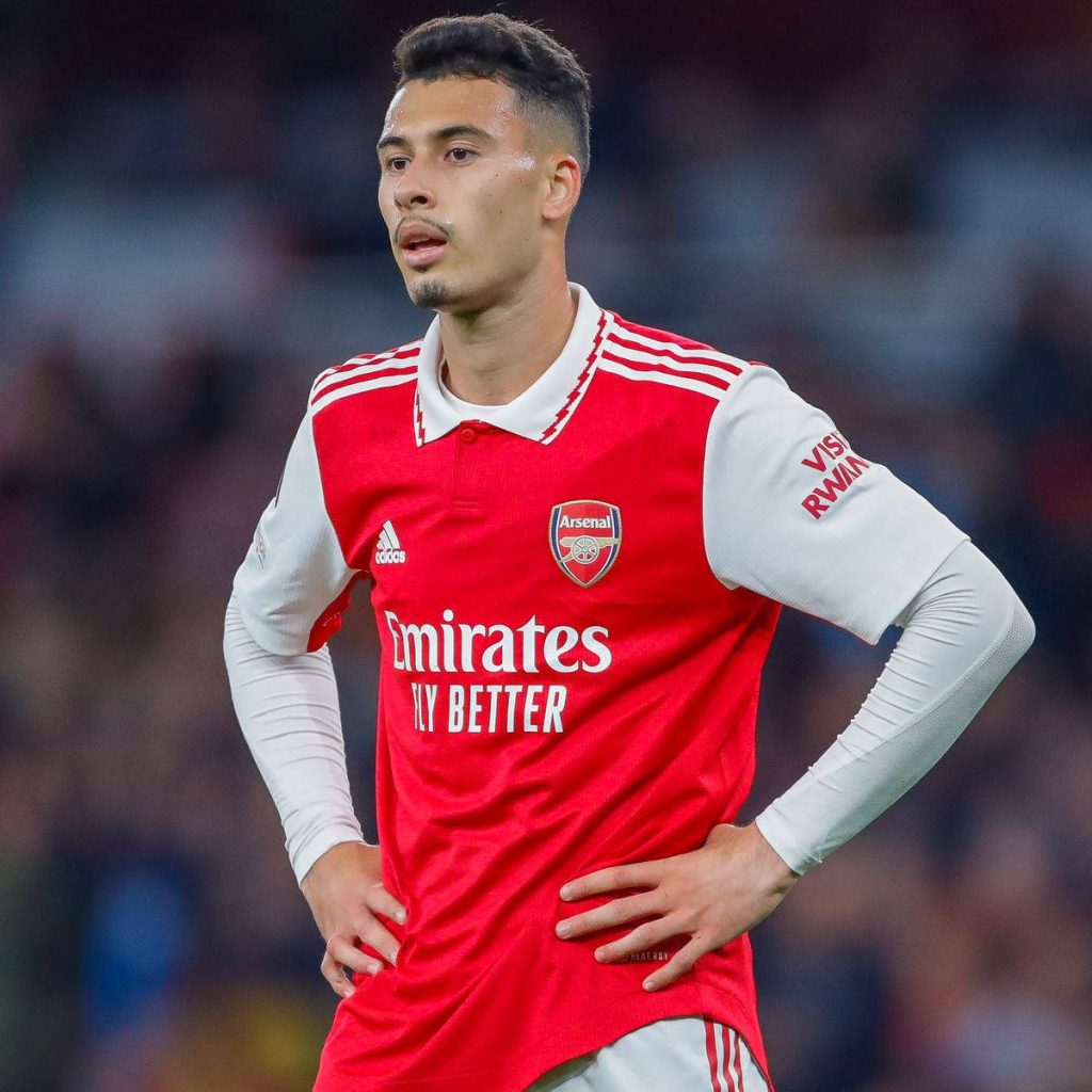 Gabriel Martinelli Arsenal wallpaper intense pose red white kit focused football star