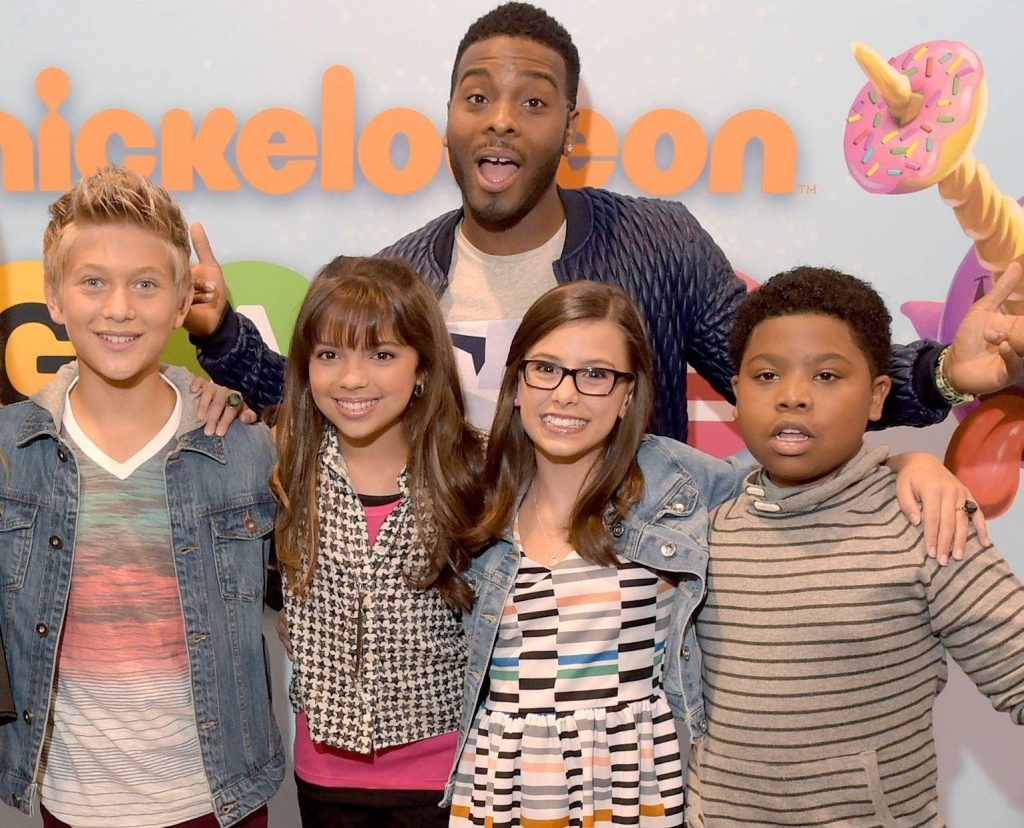 Game Shakers cast Thomas Kuc Cree Cicchino Madisyn Shipman Benjamin Flores Jr Kel Mitchell Nickelodeon backdrop Wallpaper