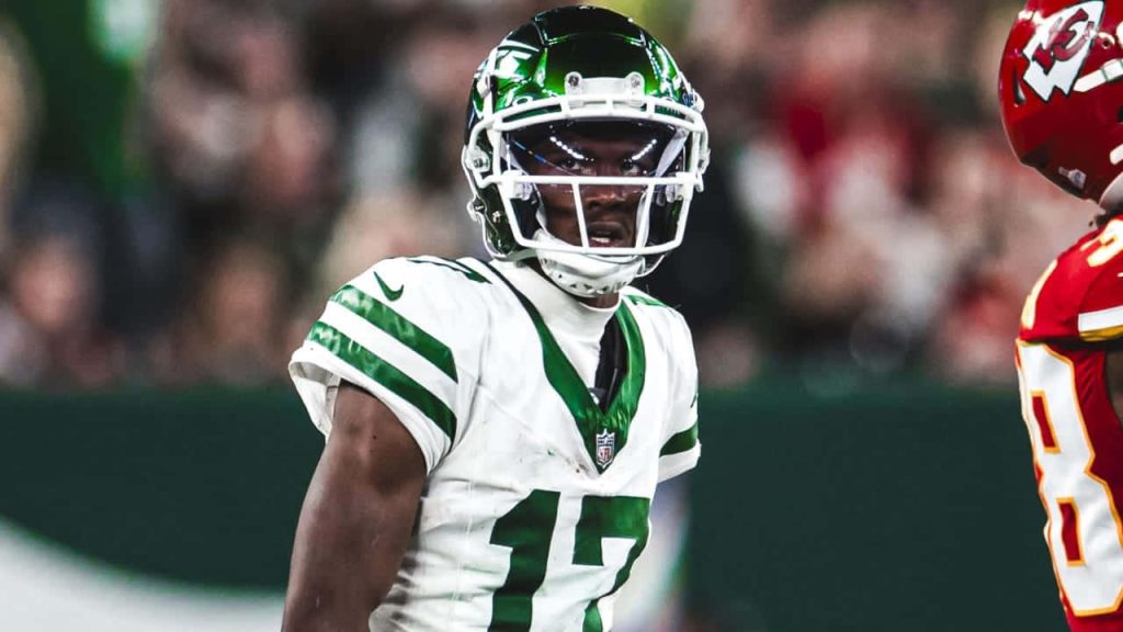 Garrett Wilson New York Jets number 17 intense game day action vs Kansas City Chiefs wallpaper