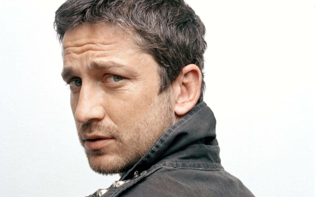 Gerard Butler rugged Hollywood actor high resolution action star wallpaper for fans background