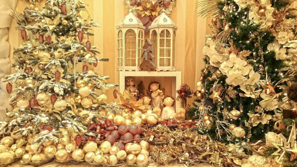 Glowing Golden Delight: Festive Christmas Desktop Display Wallpaper