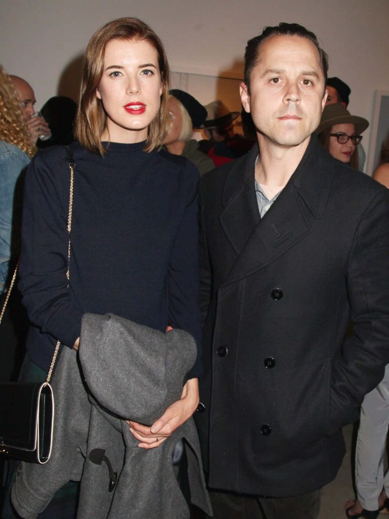 Giovanni Ribisi black pea coat and Agyness Deyn navy top grey coat candid celebrity photo Wallpaper