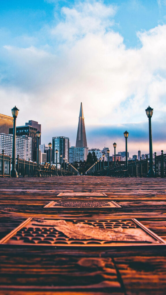 Sky-High Symbol: A Stunning San Francisco Landmark as Your Phone's Background Wallpaper
