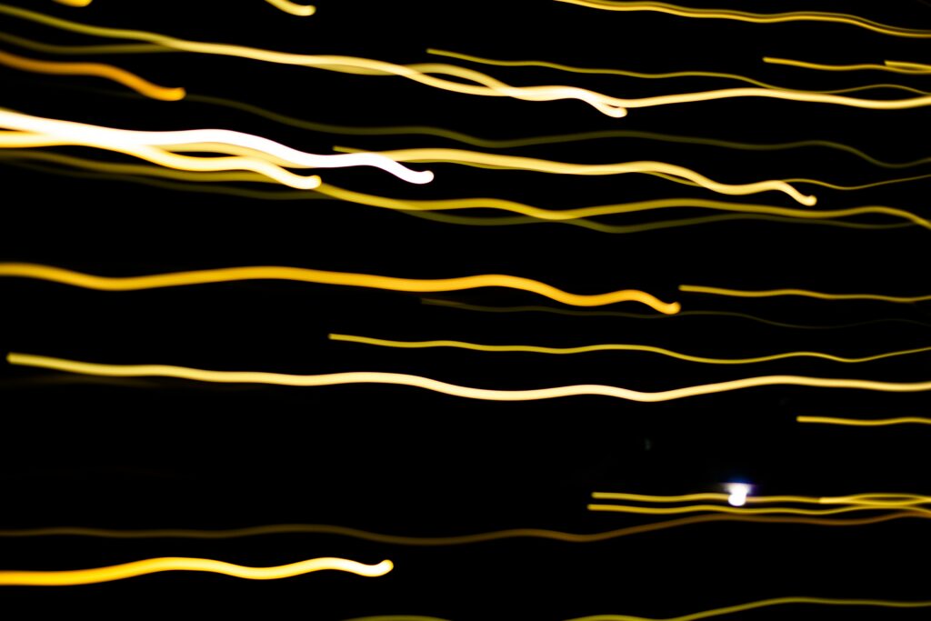 Dynamic 7360x4912 Freezelight Wallpaper: Glowing Wavy Lines