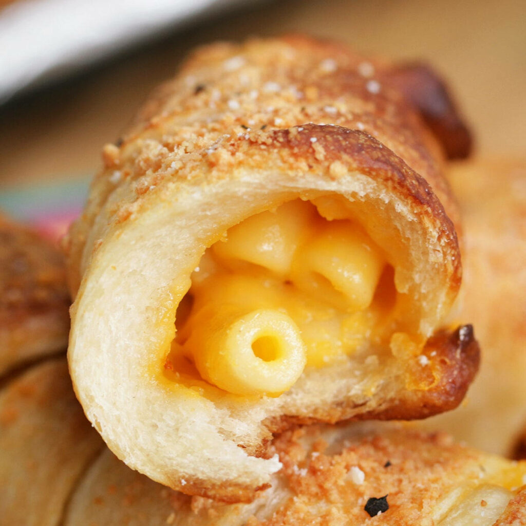 Golden-Brown Mac and Cheese Puff Roll: Crispy & Creamy Wallpaper