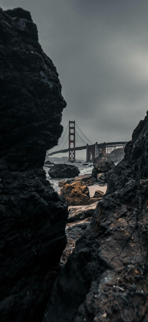 San Francisco's Golden Gate Bridge: A Majestic and Pristine Landscape Wallpaper