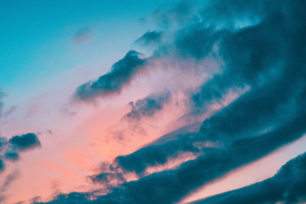 Golden Hour: Captivating Sunset Sky in All Its Splendor - Vibrant Background Photo Wallpaper