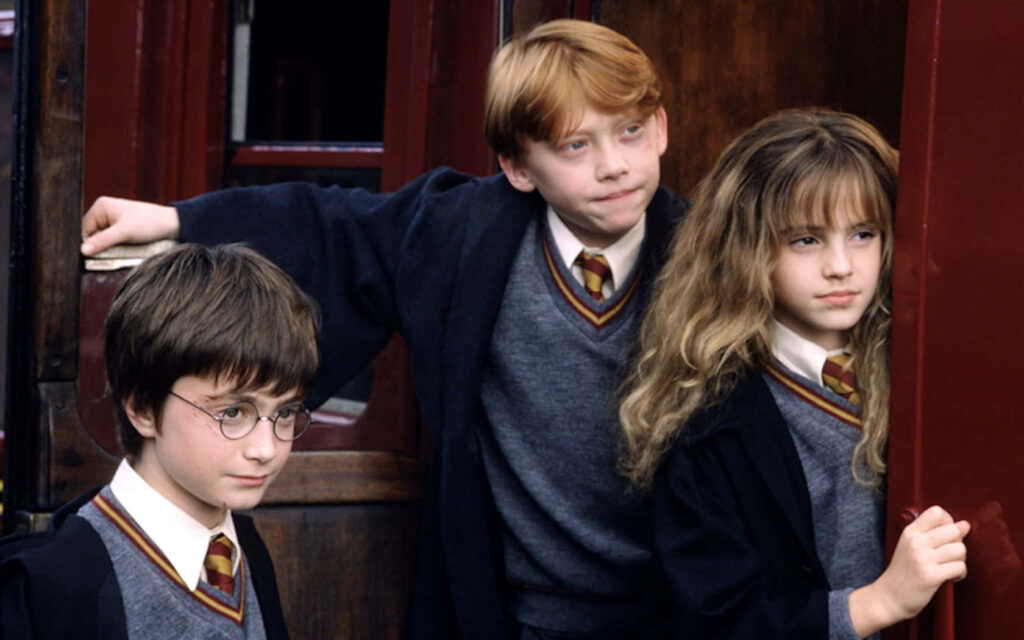 Hogwarts Friendship Wallpaper: Harry, Ron & Hermione Nostalgia
