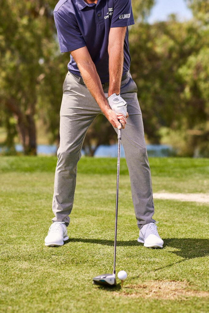 Perfect Golf Stance & Grip Wallpaper – Sunlit Course Scene