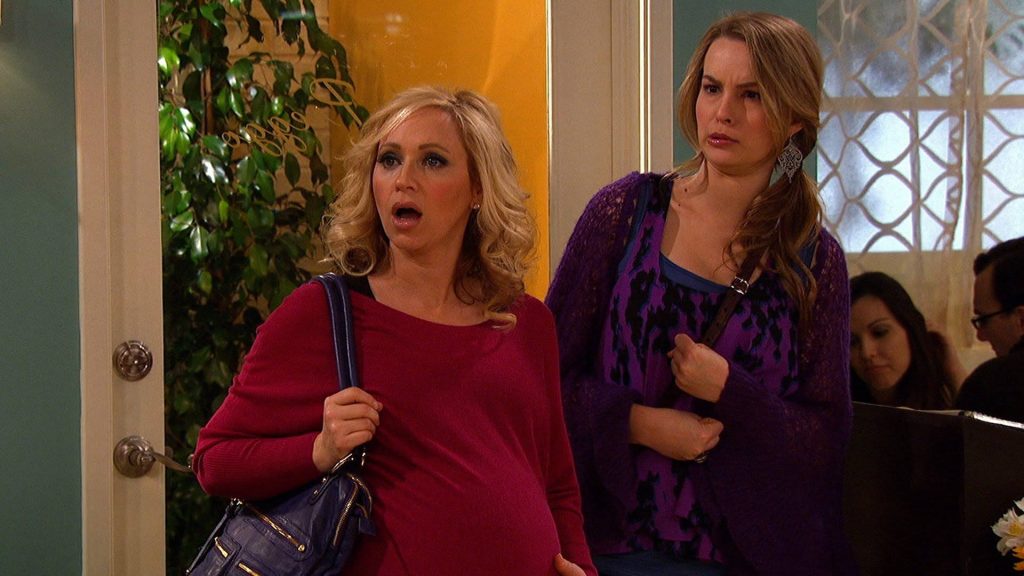 Good Luck Charlie wallpaper Amy Duncan surprised Teddy Duncan perplexed in bright home
