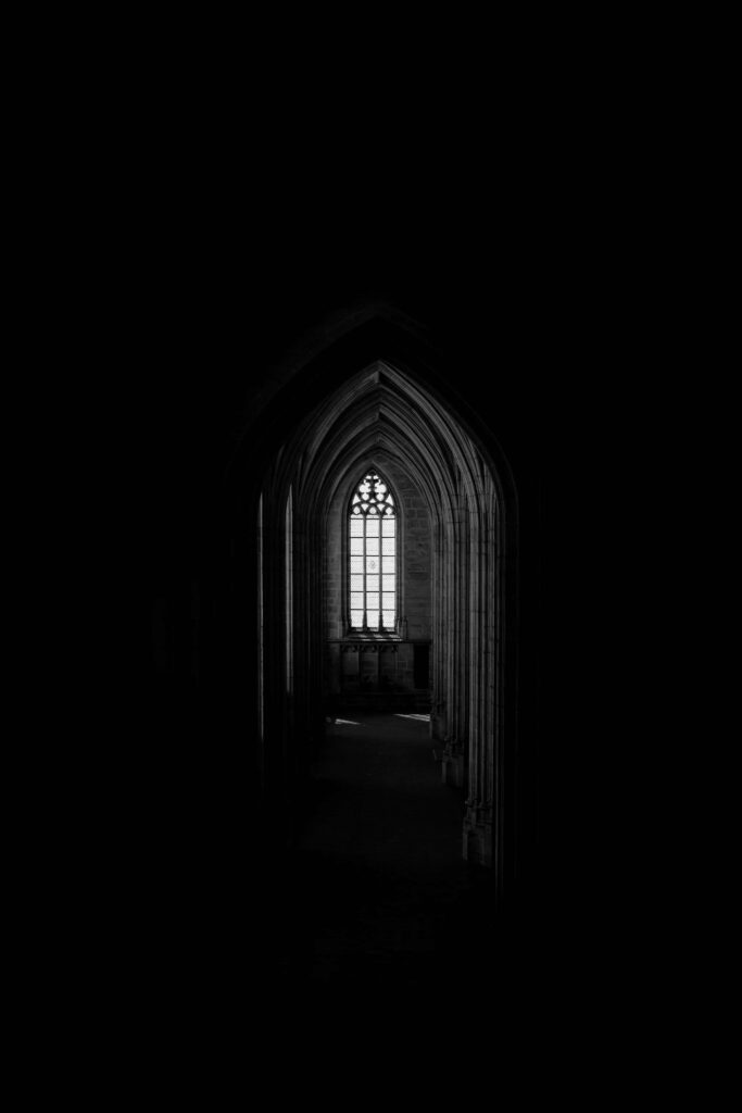 Serene Gothic Arched Window Wallpaper - Black & White Elegance