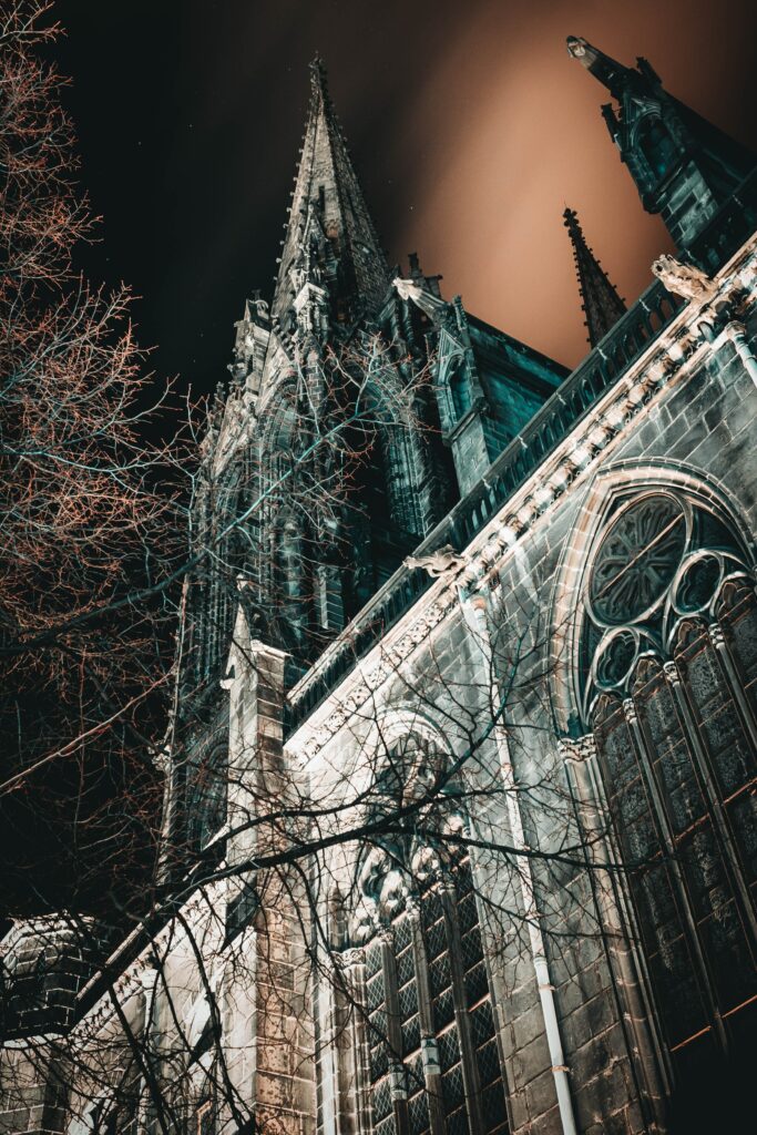 Captivating Gothic Building Wallpaper: Intricate Details & Atmosphere