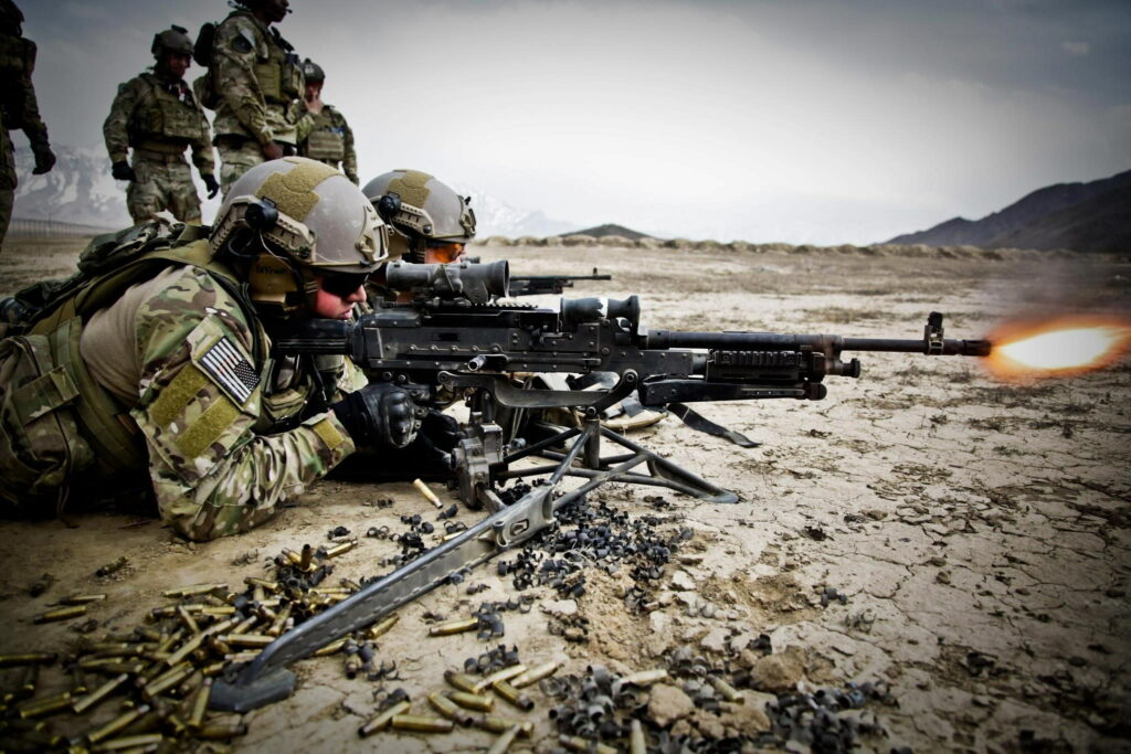 Power and Precision: A Striking HD Wallpaper featuring the US Army's Finest Weapons