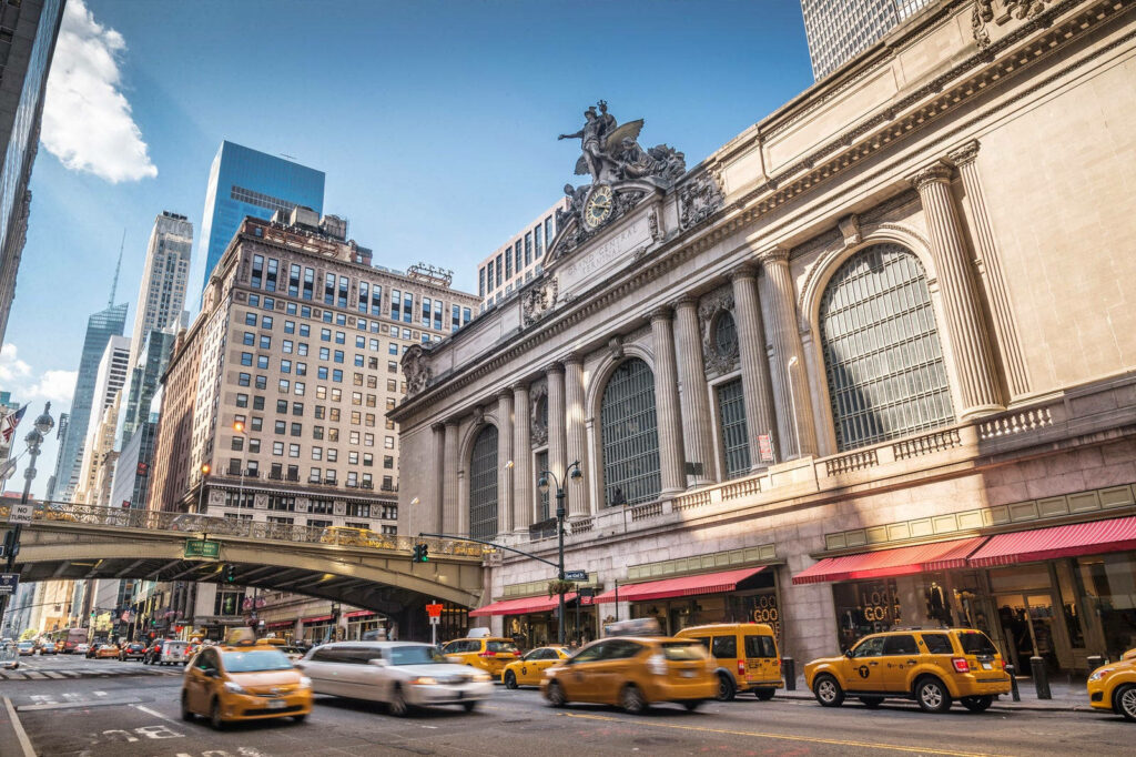 Stunning Grand Central Station Daytime Wallpaper - Urban Architecture
