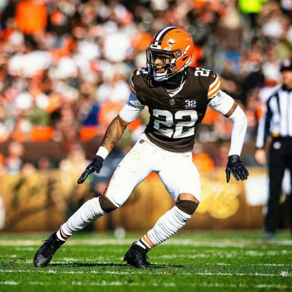 Cleveland Browns safety Grant Delpit in #22 jersey focused defensive stance game wallpaper