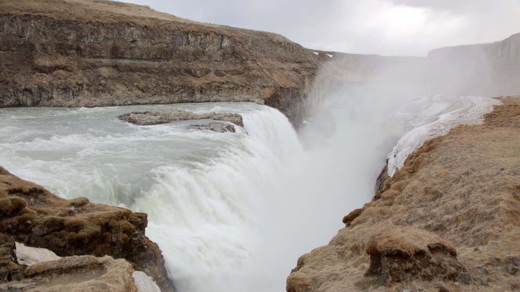 Gullfoss Waterfall Wallpaper: Breathtaking Icelandic Landscape