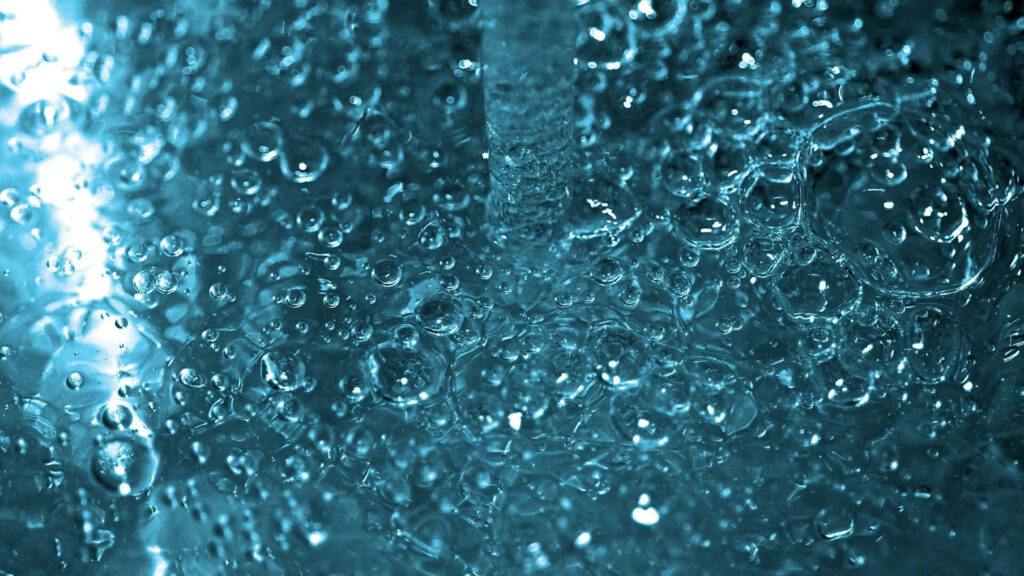 Stunning HD 3D Water Wallpaper with Realistic Bubbles & Ripples
