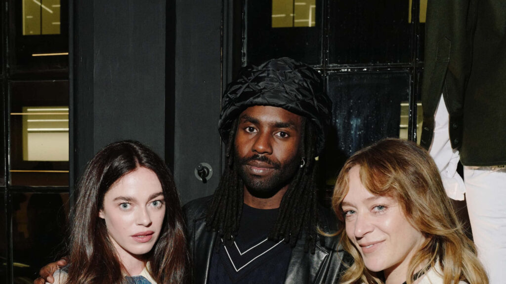 Hailey Benton Gates Dev Hynes and Chloë Sevigny stylish fashion portrait dark walls bright windows Wallpaper