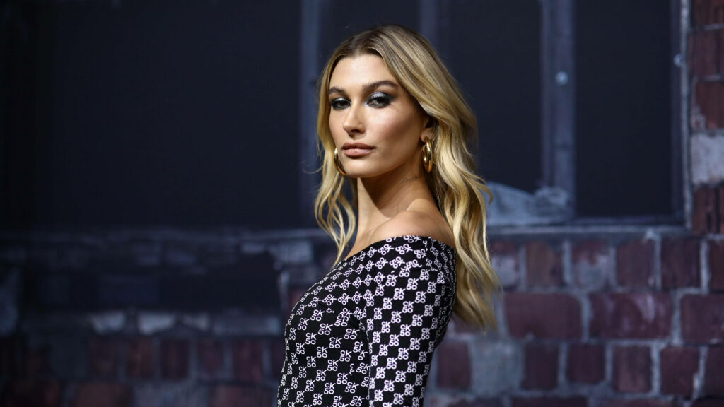 Hailey Bieber's Chic Calvin Klein Wallpaper: Elegant Style & Confidence