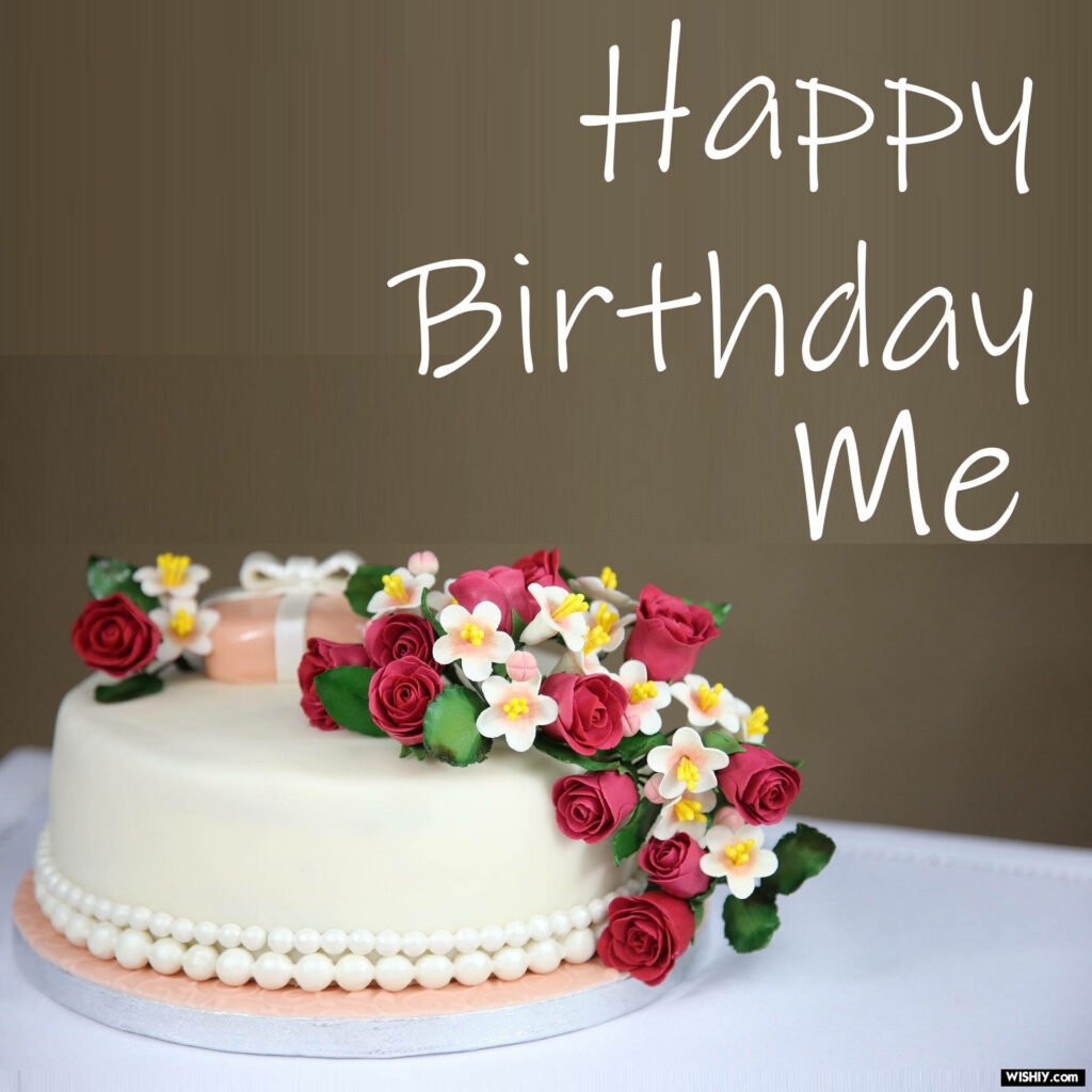 Happy Birthday Me: Elegant Cake with Red and White Flowers Wallpaper