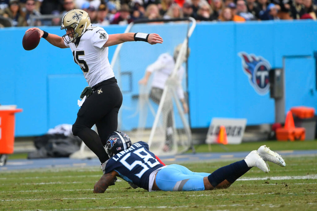Harold Landry: Titans Defensive Star in Action - Football Wallpaper