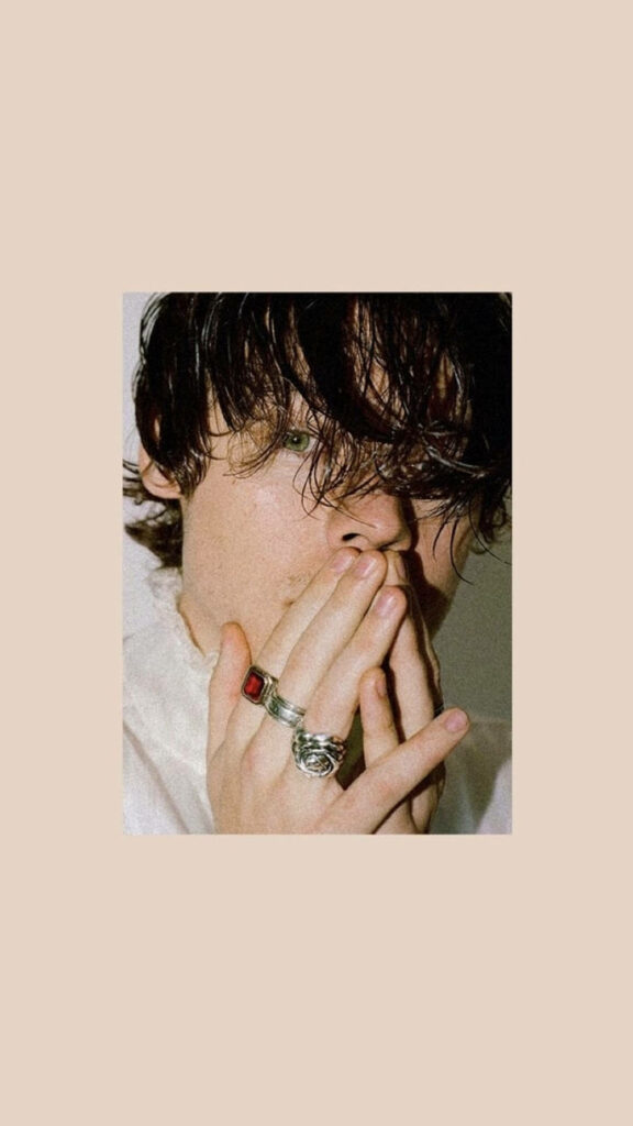 Vintage Harry Styles Aesthetic Wallpaper: Artistic Close-Up Design
