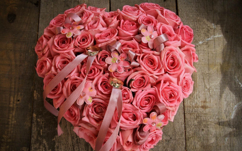 Romantic Heart-Shaped Pink Rose Arrangement Wallpaper