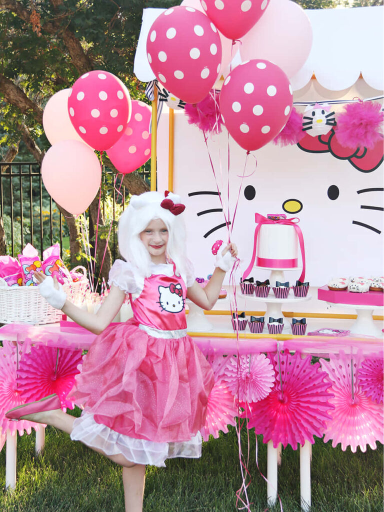 Hello Kitty Party Wallpaper: Joyful Celebration with Pink Accents