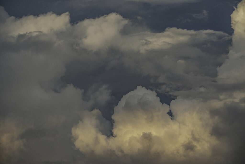Dramatic Sky Wallpaper with Billowing Clouds - HD Background