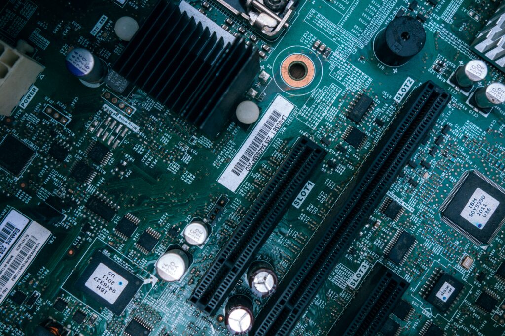 HD Computer Motherboard Wallpaper: Close-Up of Circuits & Chipsets