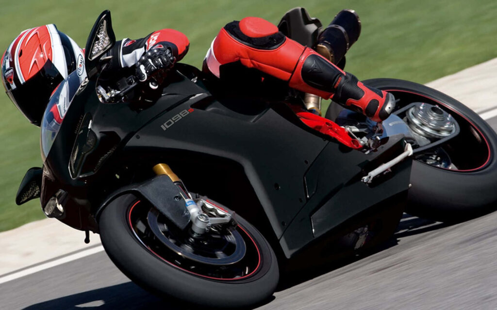 Thrilling Sportbike Wallpaper: Precision Cornering in Action