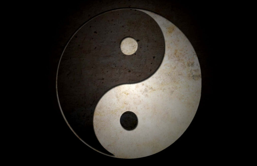 High-Res Black & White Grunge Yin Yang Wallpaper with Textured Background