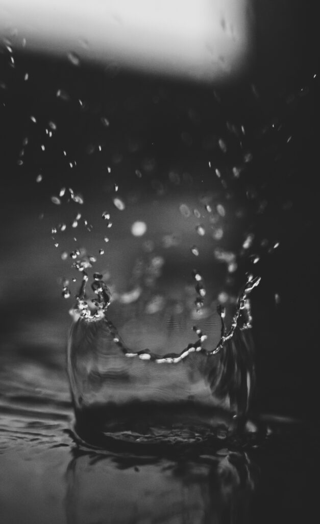 Dynamic Black and White Water Splash Wallpaper - High Resolution Art