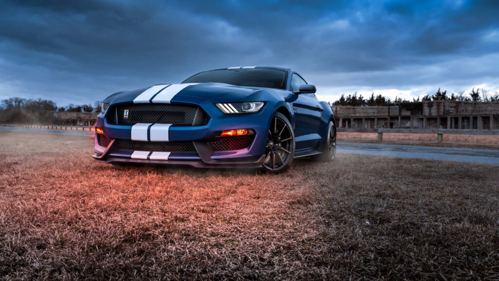 Stunning Ford Mustang Wallpaper: High-Speed Thrill & Bold Racing Stripes