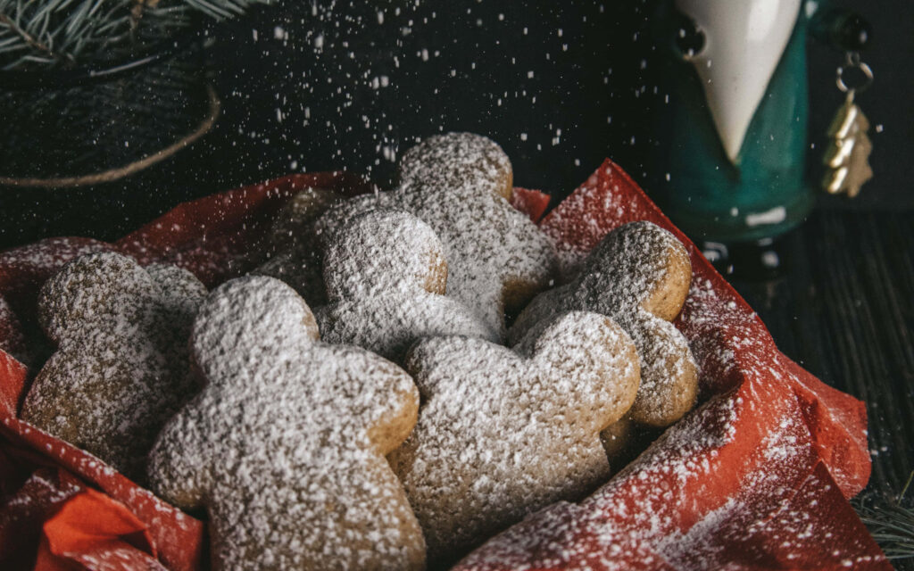 Savory Gingerbread Treat with Scrumptious Toppings in a Captivating 4K Backdrop Wallpaper