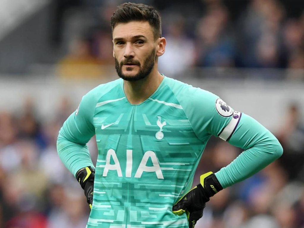 Hugo Lloris in turquoise Tottenham Hotspur jersey strong goalkeeper pose football wallpaper