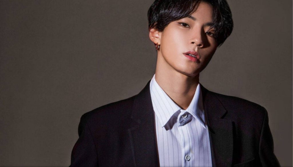 South Korean actor Hwang In-Yeop in black blazer pinstriped shirt grey background wallpaper