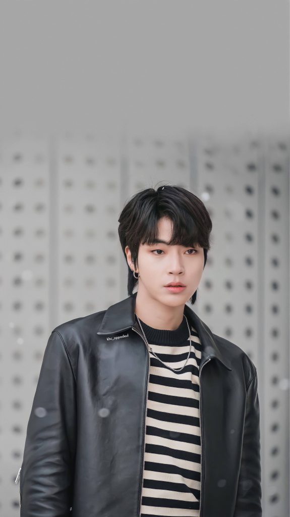 Hwang In-Yeop wallpaper black jacket striped sweater textured grey background mobile screen