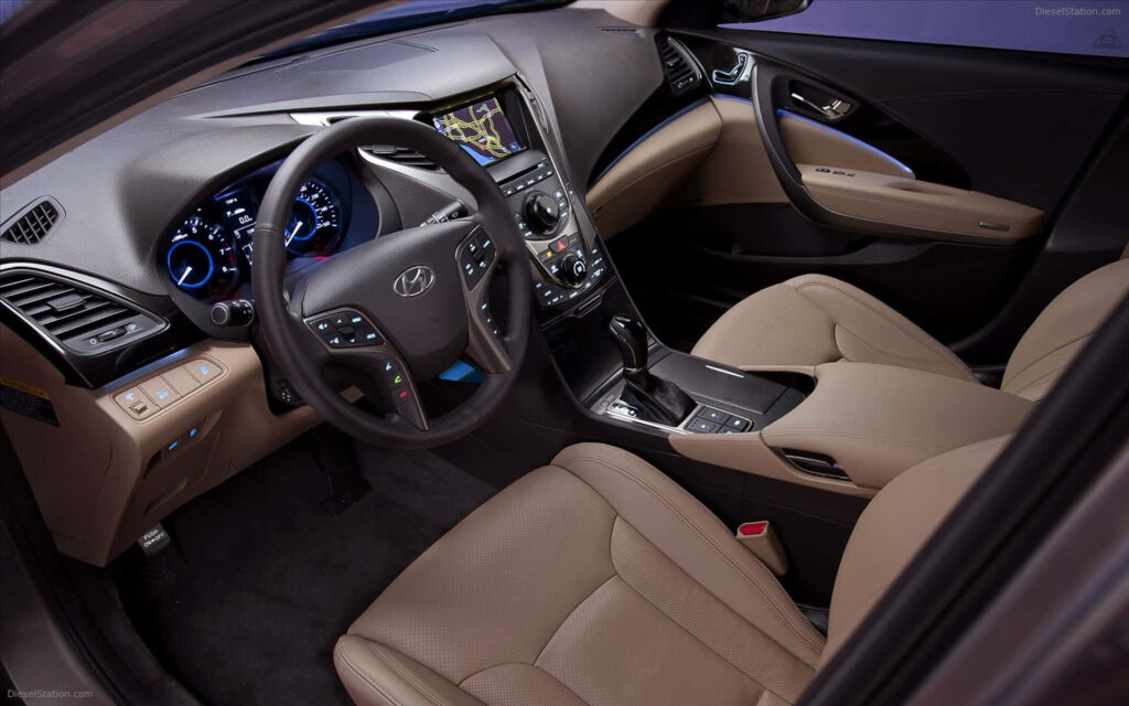 Luxurious Hyundai Azera Interior Wallpaper: Modern Design & Elegance
