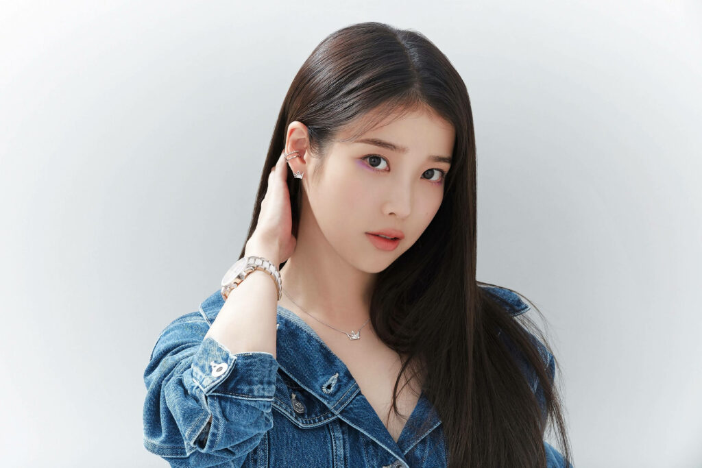 Denim Dream: IU Shines in Simple Wallpaper