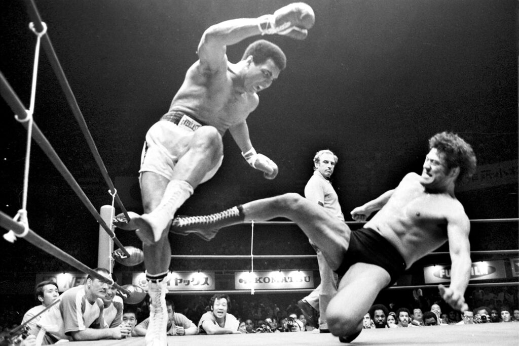 1976 Inoki vs. Ali: Historic Cross-Sport Match Wallpaper Background