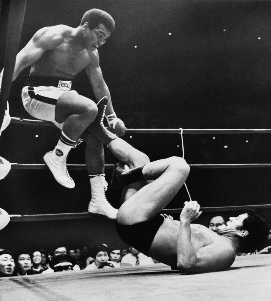 Muhammad Ali vs. Antonio Inoki: Iconic Match Wallpaper Background