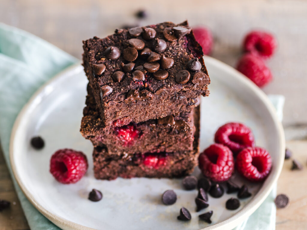 Decadent Chocolate Brownies with Raspberries | Delicious Wallpaper