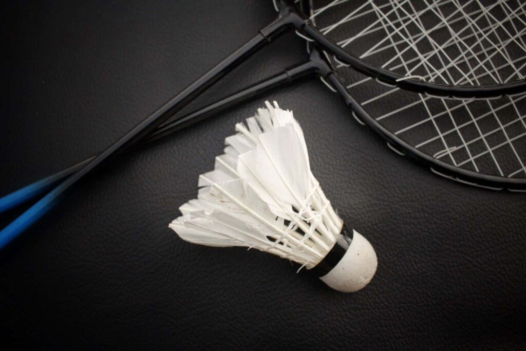 Badminton-Shuttlecock Close up - Black Leather Background Wallpaper