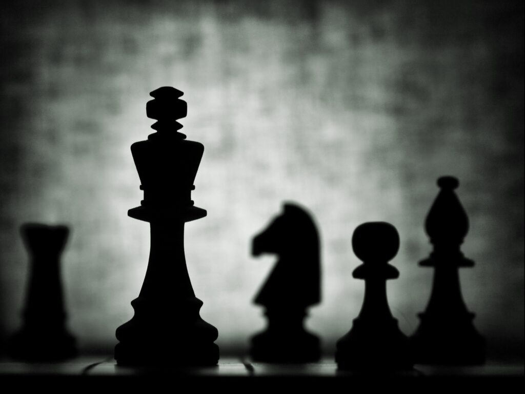 Drama in Chess: Striking Silhouette Wallpaper Background 3000x2250