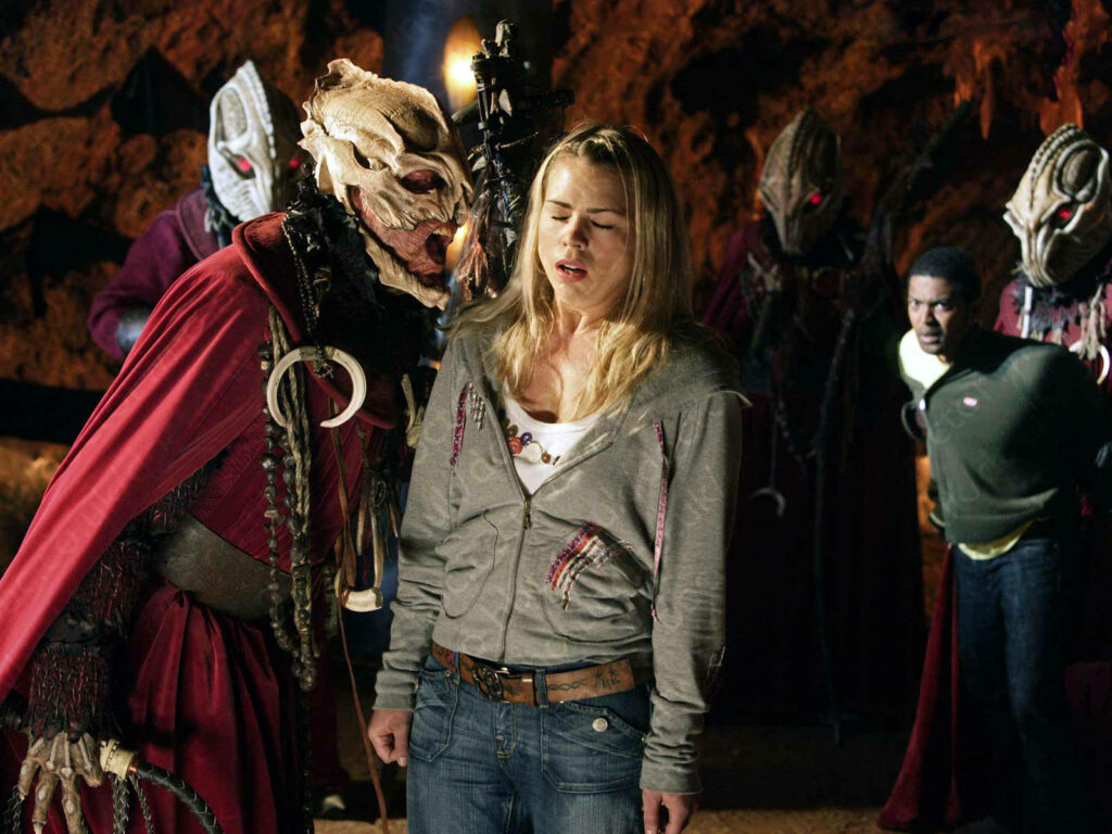 Thrilling Doctor Who Wallpaper: Intense Alien Scenes & Vivid Action