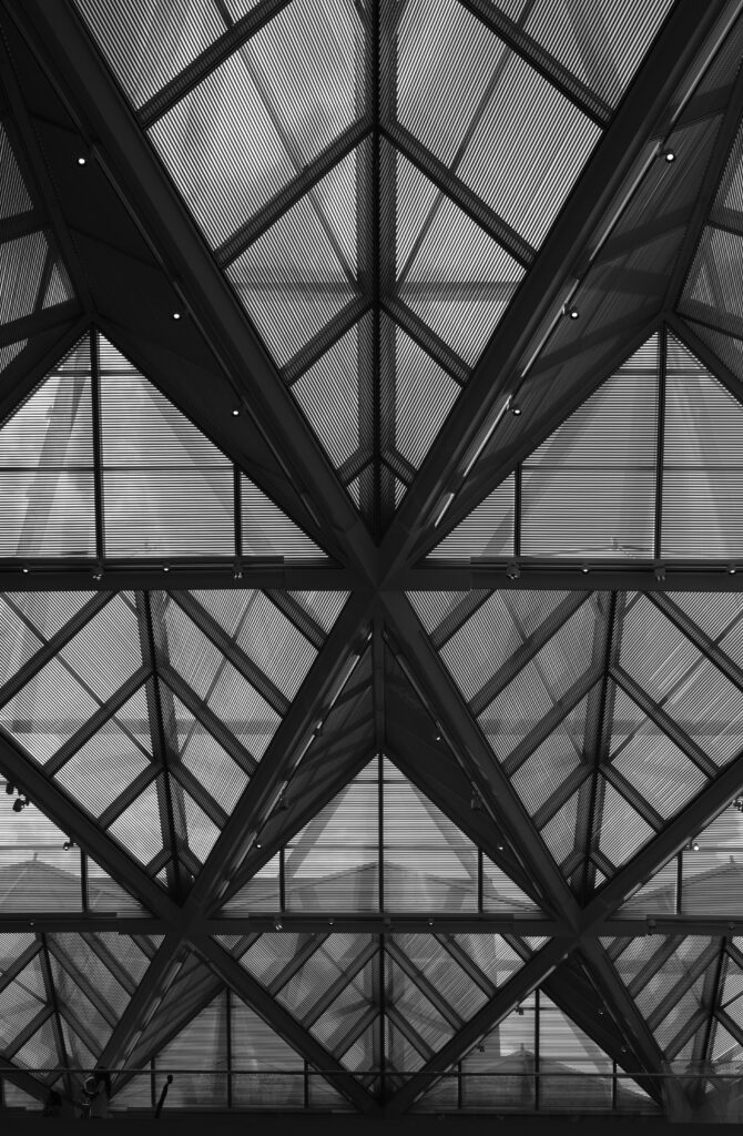 Intricate Black and White Architectural Wallpaper - Modern Geometric Design