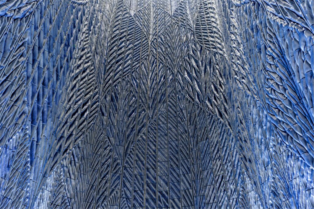 Intricate Blue Intersecting Lines Wallpaper - Abstract Background Design